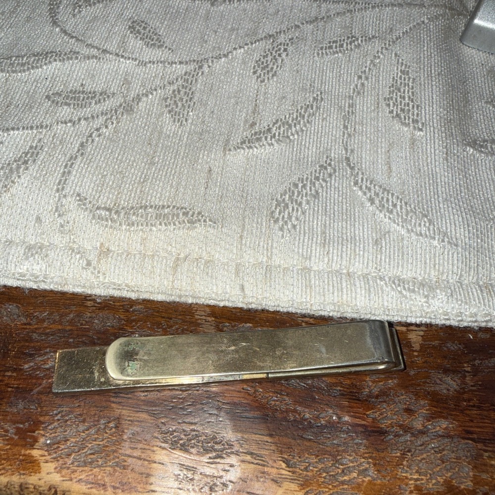 Vintage 1950s Gold-Tone Tie Bar – Classic Textured Men's Accessory - Picture 8 of 9